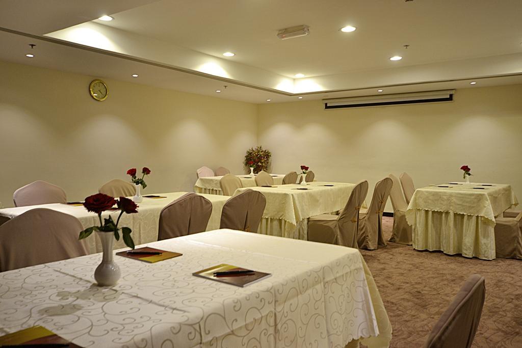 Aryana Hotel Sharjah Exterior photo