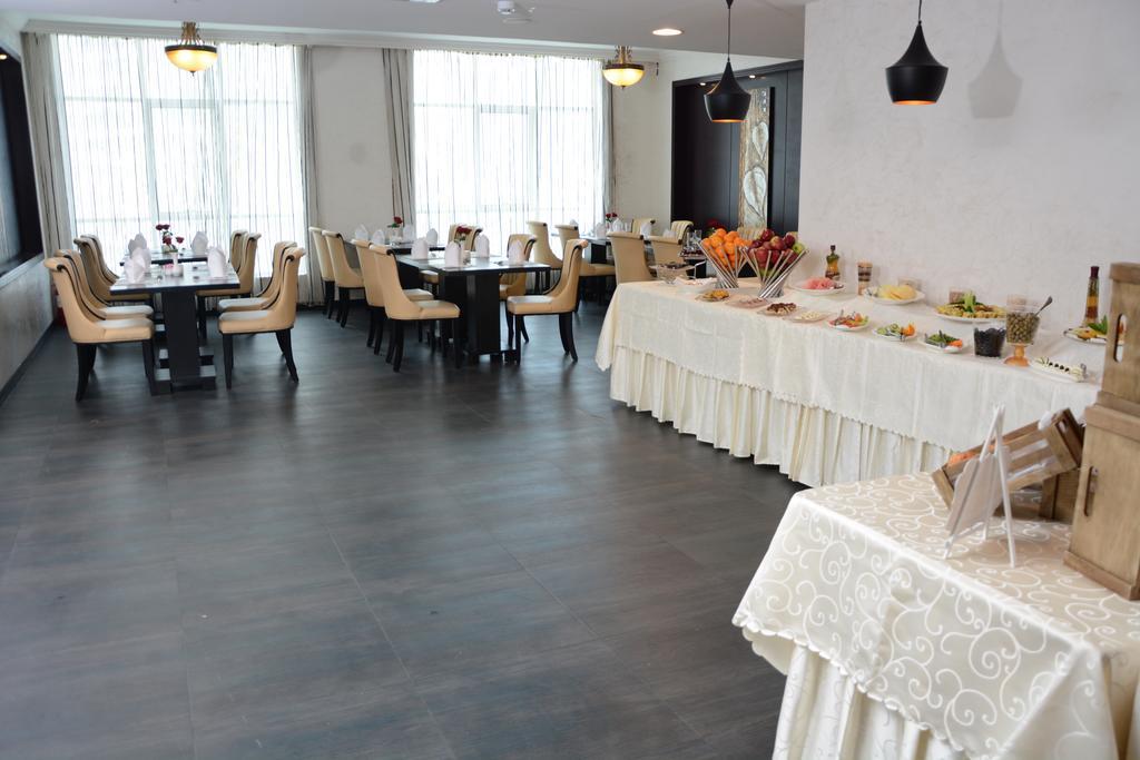 Aryana Hotel Sharjah Exterior photo